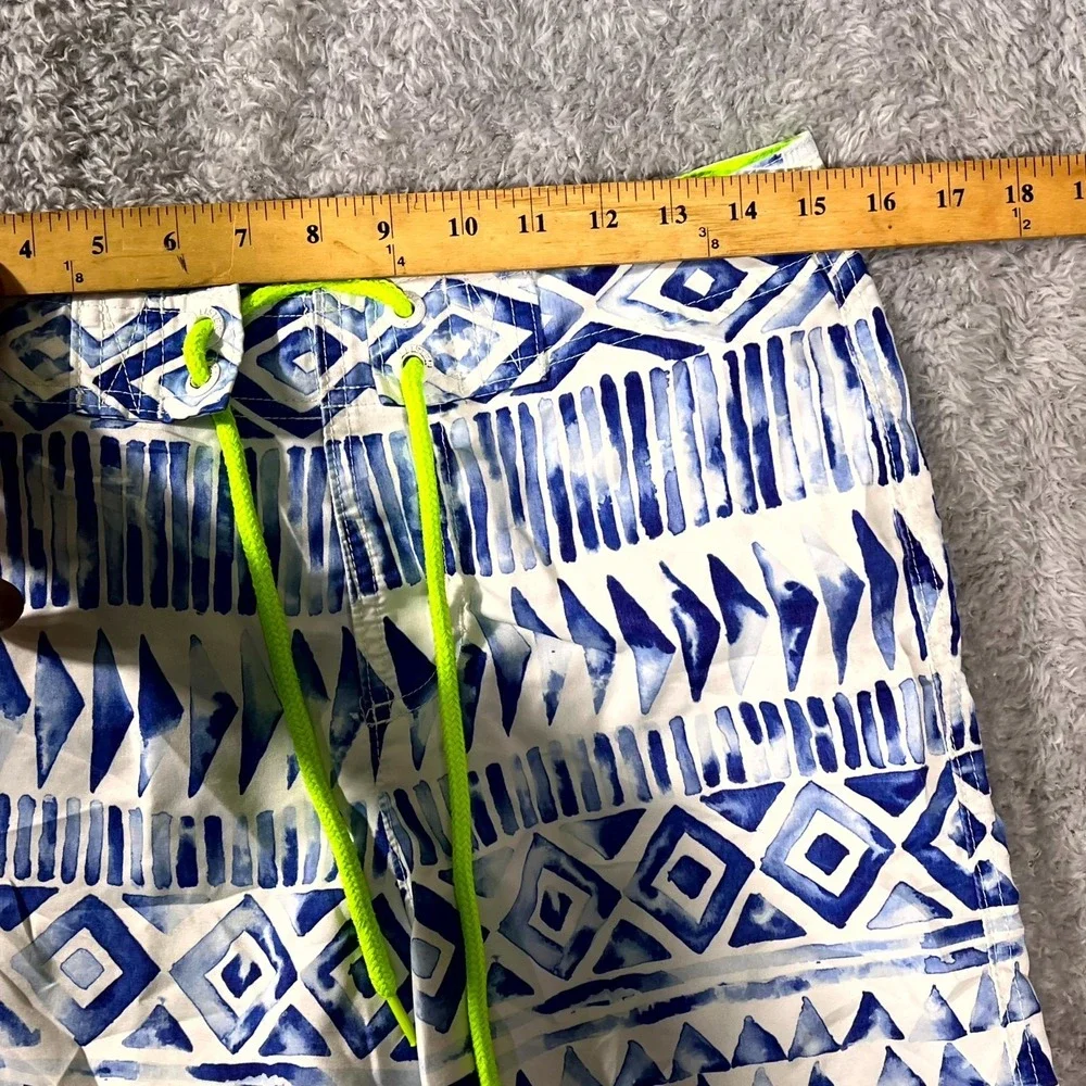 Hollister California Board Shorts Mens Small Blue White Geometric Print Swimwear